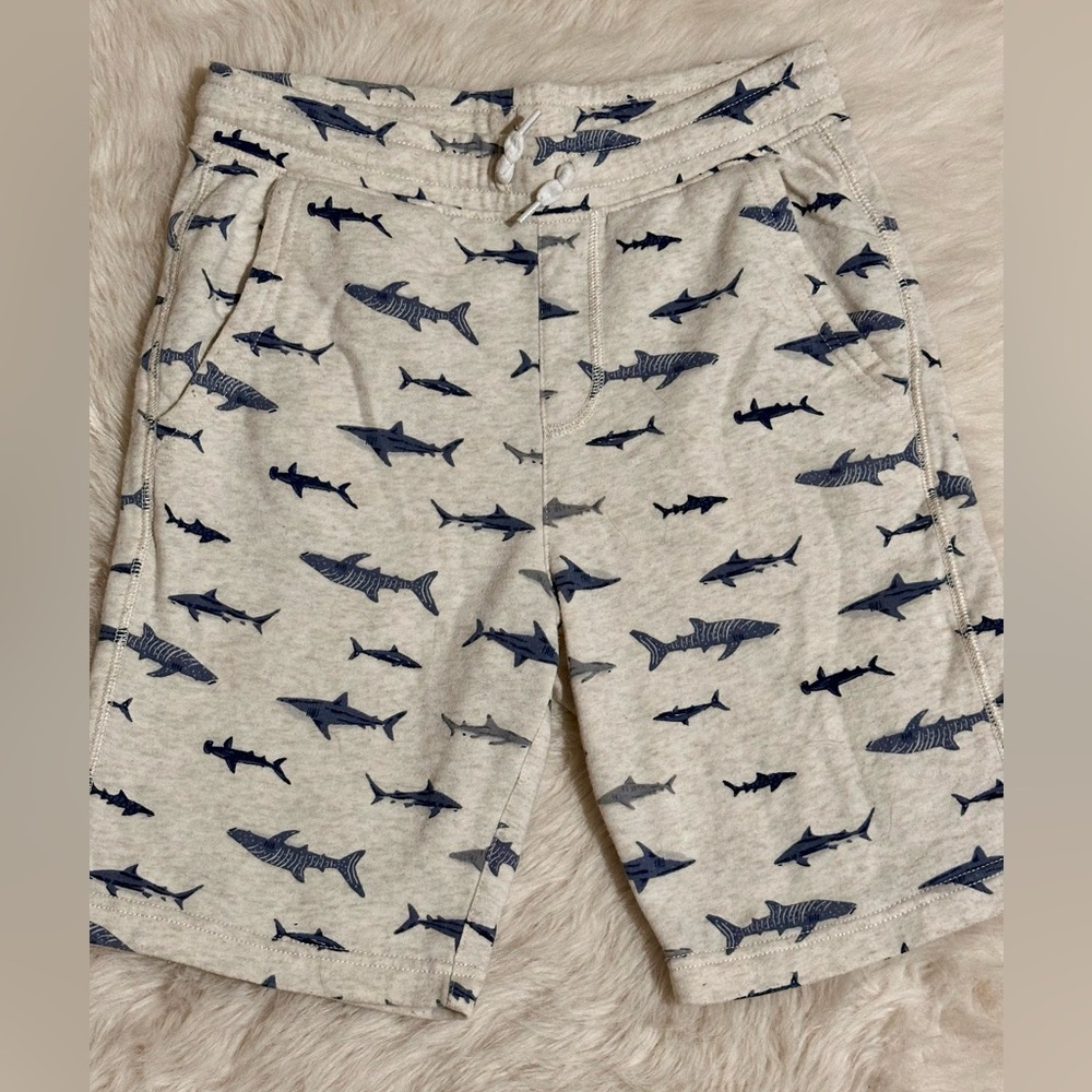 Old Navy - Shark Print Shorts in Cream and Blue Jersey Shorts Boys Size XL 14-16